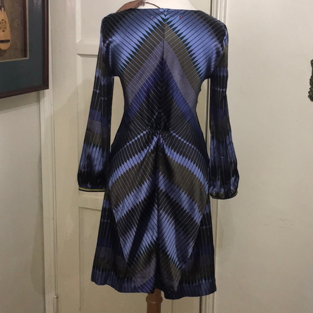 A common Thread Dress - Picture 6 of 10